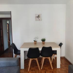 1A135 Comodo Apto 3 dormitorios by R2R Consulting