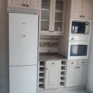 1A135 Comodo Apto 3 dormitorios by R2R Consulting
