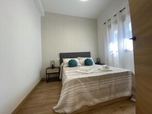 Bajo el mar junto al puerto