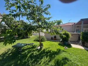 Elea House - 埃帕诺米