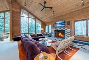 Retro River View - 查里斯