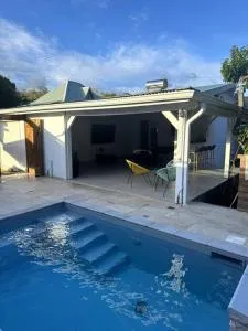Kay Ti'Bambou - agréable maison avec piscine - Desmarinières