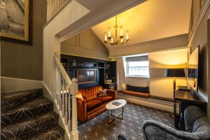 Duplex King Suite room in 100 Queen’s Gate Hotel London Curio Collection by Hilton