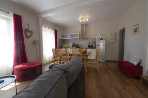 Appartements MUSCAT - Bel appartement renove recemment - au pied du vignoble - parking gratuit : photos des chambres