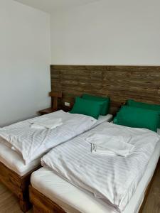 Tri kopy*** - penzión, reštaurácia a pizza