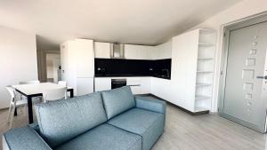 M412 - Marcelli, trilocale con terrazzo e posto auto