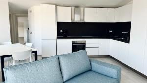 M412 - Marcelli, trilocale con terrazzo e posto auto