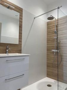 Villas Villa Saint Quentin La Poterie : photos des chambres