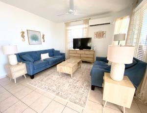 Sandy Beach Villa - Spectacular setting on the beach (full service generator)
