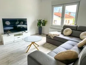 Mountain Echo Apartment - Idrsko