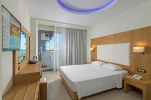 Economy Superior Double Ground Floor room in Oceanis Hotel