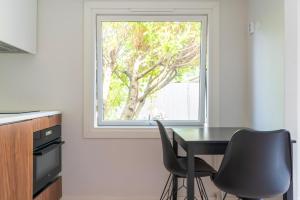 Falsterbo Guesthouse - Modern Comfort with Private Patio