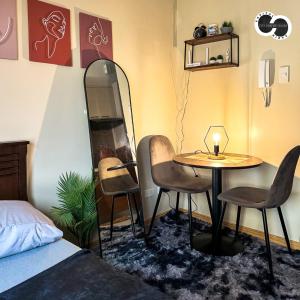 Sunshine 100 Stylish Condo by The Capital Cabin