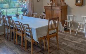 Gorgeous Home In Östra Frölunda