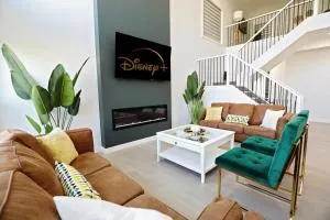 Luxury Retreat With AC Fireplace Garage Disney - Devon