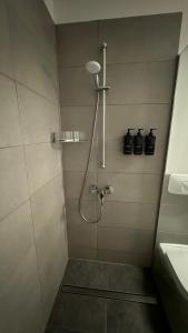 Sonnige Wohnung im Zentrum mit Terrasse u Tiefgarage - Netflix & Prime