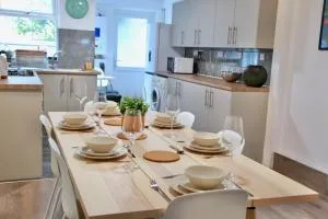 Radford Retreat - Nottingham City - Great for Families & Contractors - Sleeps 6 - Basford