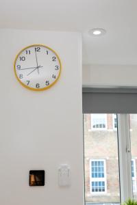 New Luxury Apartments in Central London Next to Shops, Cafes, Bars & Metro