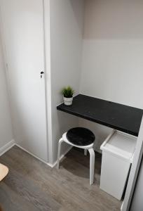 New Luxury Apartments in Central London Next to Shops, Cafes, Bars & Metro