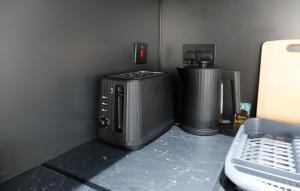 New Luxury Apartments in Central London Next to Shops, Cafes, Bars & Metro