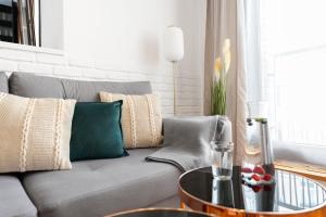 oompH Warsaw Central STREET ART Apartments