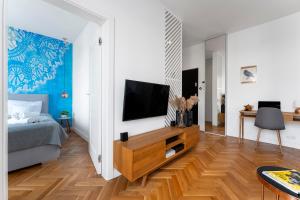 oompH Warsaw Central STREET ART Apartments