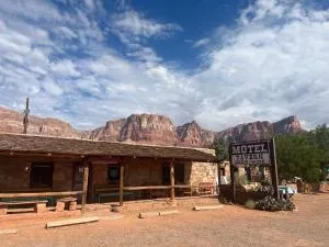 Lee's Ferry Lodge at Vermilion Cliffs - Marble Canyon