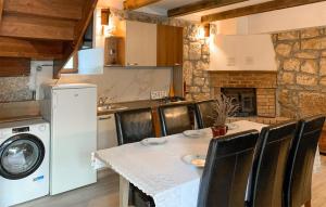 1 Bedroom Lovely Home In Medvida