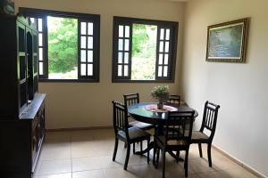 Sitio com Piscina AQUECIDa e 5 quartos c suíte!