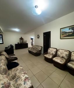 Sitio com Piscina AQUECIDa e 5 quartos c suíte!