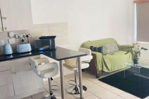 Luxury Suites at The Square Duplex Townhouse