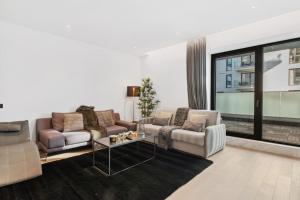 Luxurious Vibe In the Business Center, City Views