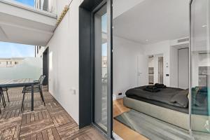 Luxurious Vibe In the Business Center, City Views