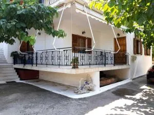 Glyfada's Family Apartment - Paralía Sergoúlas