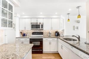 Sea Colony - 604 Dover House Rd.