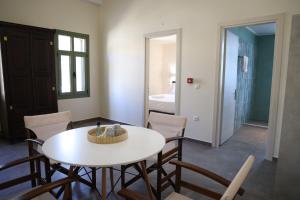 Xenion1850 culture and living