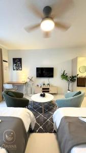 Palawan Room near Airport with Pool and Gym Access