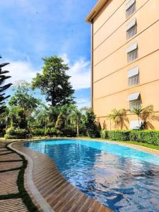 Palawan Room near Airport with Pool and Gym Access