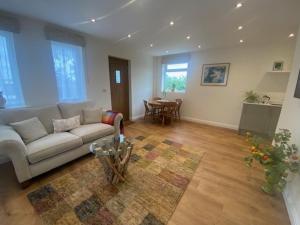 Newton House Apartment, Newton Burgoland