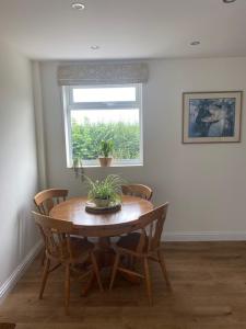 Newton House Apartment, Newton Burgoland