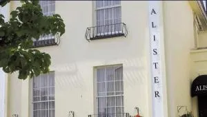 Alister Guest House - 圣救世主