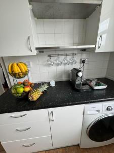 Tranquil Top-Floor Family Haven!