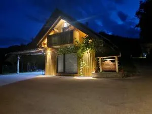 Honey house - Radovna