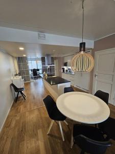 Ilmastoitu 4 makuuhuoneen asunto kantakaupungissa