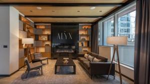 Gorgeous Apt with Pool Views