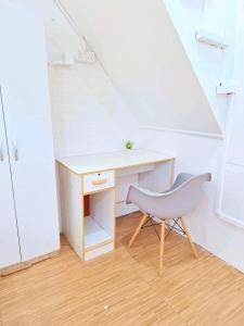 Studio Room Bourgenvilla Jalan Budiman Batu Burok KTrg