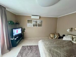 Budapest Airport Smiley House