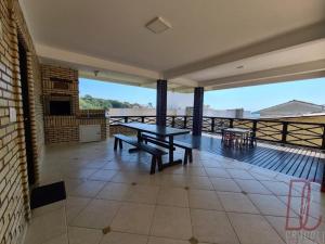 Casa de Pedra - 14 pessoas - Bombinhas