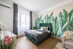 Luxy Central Spacious & Cozy Residence with Balcony