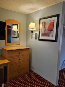 Queen Suite with Mobility Accessible Roll-In Shower - Non-Smoking room in SureStay Plus Hotel by Best Western Vernal
